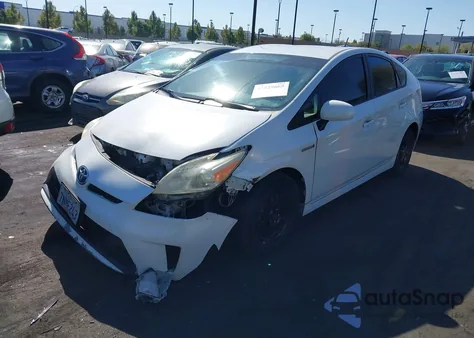 2015 Toyota Prius Three z USA, uszkodzony, nr VIN JTDKN3DU2F0453795